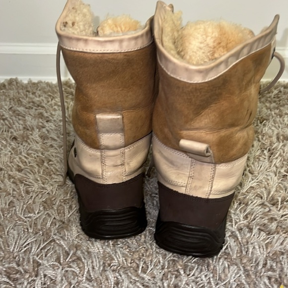 UGG ADIRONDACK II SAND Bella WATERPROOF SHORT Boot US 9 - Picture 4 of 6